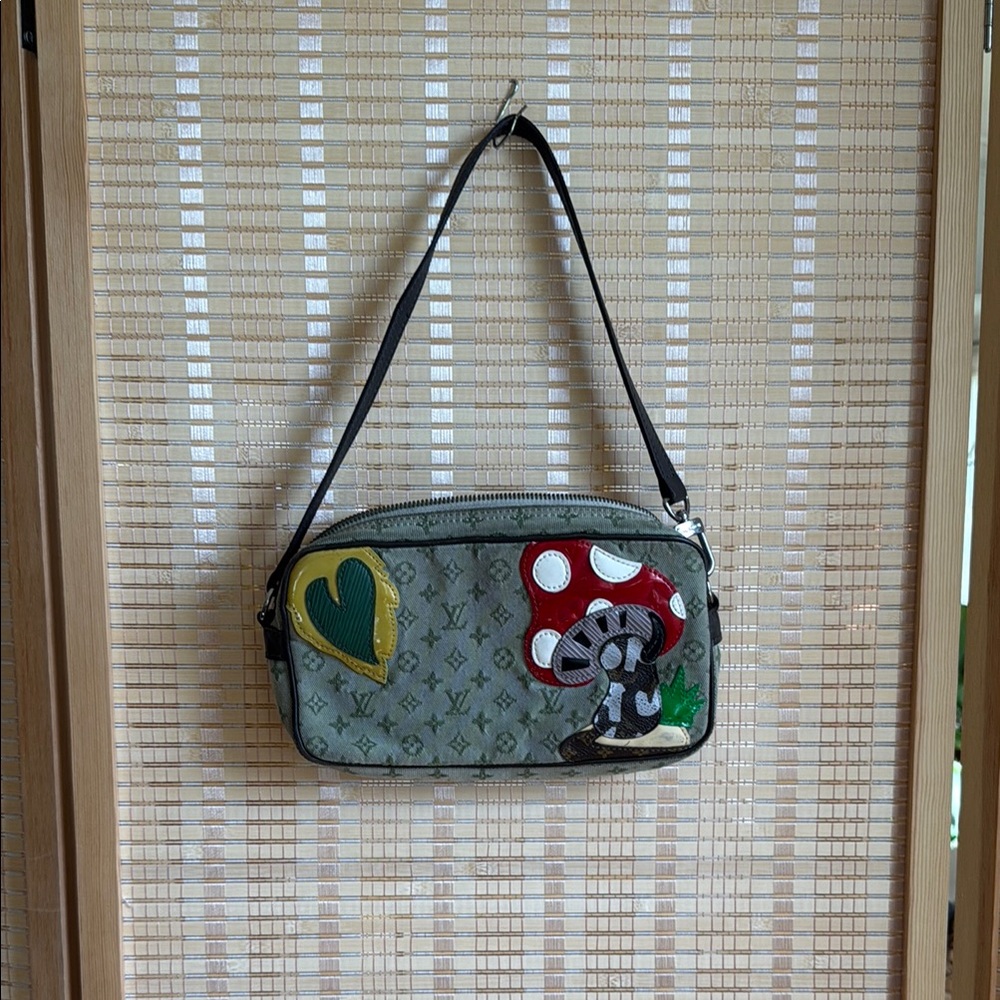 vintage marc jacobs x Louis Vuitton rare shoulder bag. as seen on kylie jenner.